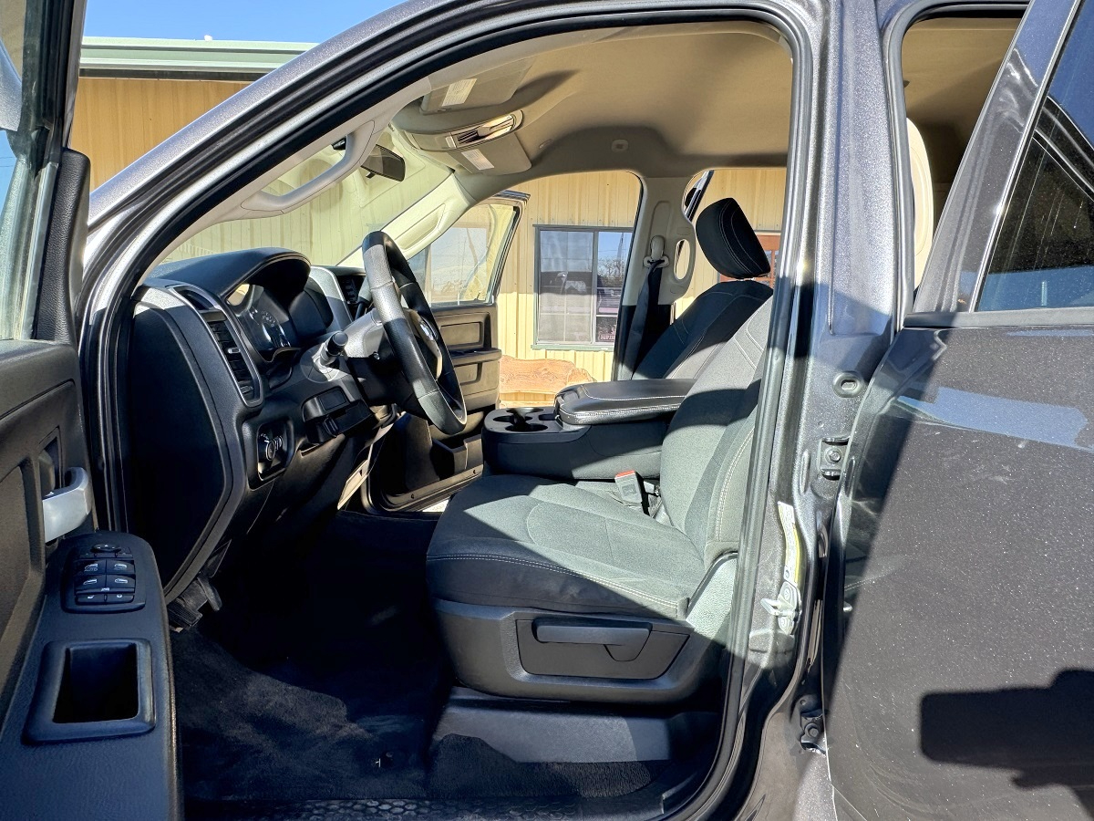 RAM 2500 Tradesman 4x4 Crew Cab 6'4" Box 2019
