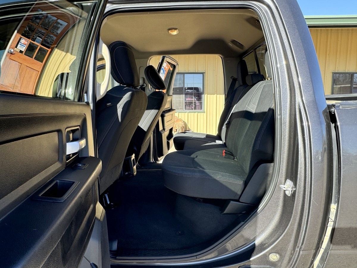 RAM 2500 Tradesman 4x4 Crew Cab 6'4" Box 2019