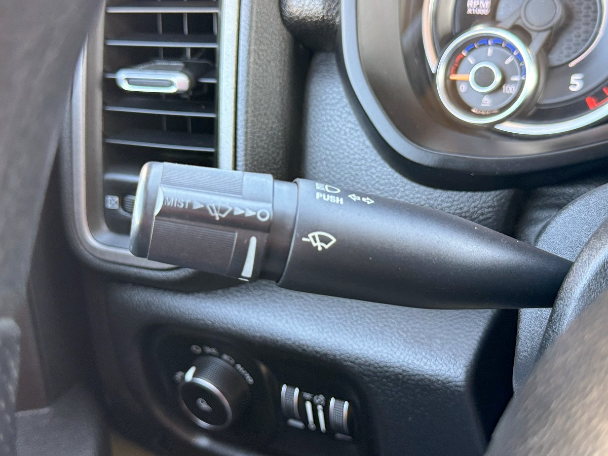 RAM 2500 Tradesman 4x4 Crew Cab 6'4" Box 2019