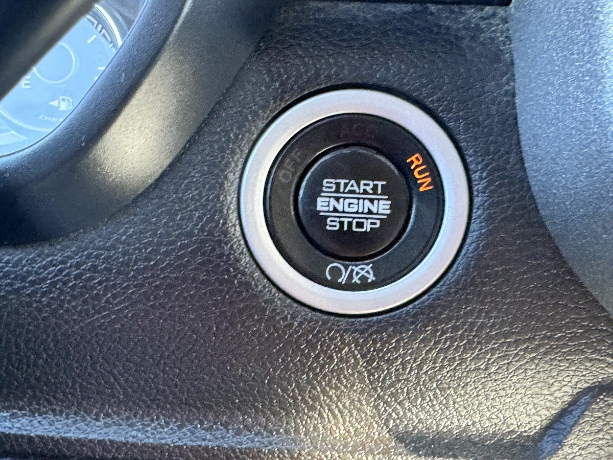 RAM 2500 Tradesman 4x4 Crew Cab 6'4" Box 2019