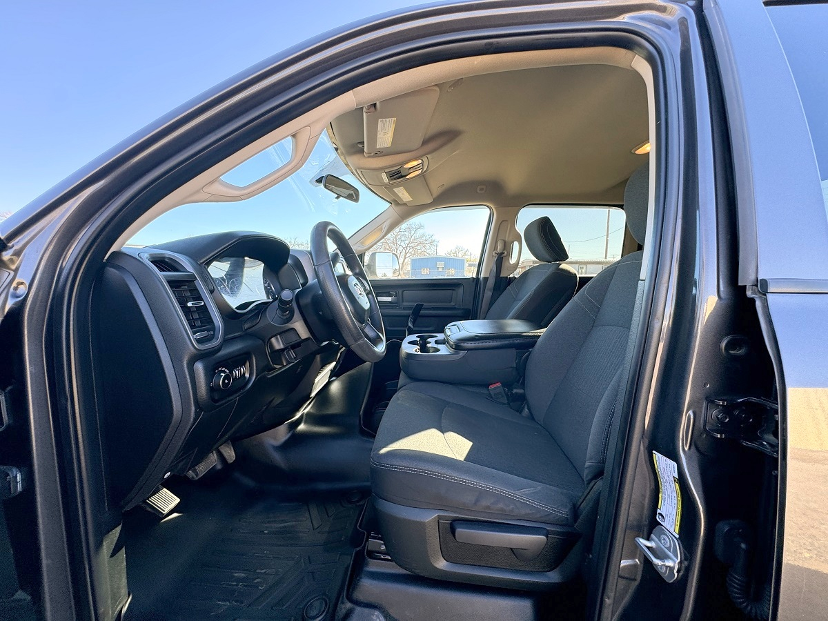 RAM 2500 Tradesman 4x4 Crew Cab 6'4" Box 2019