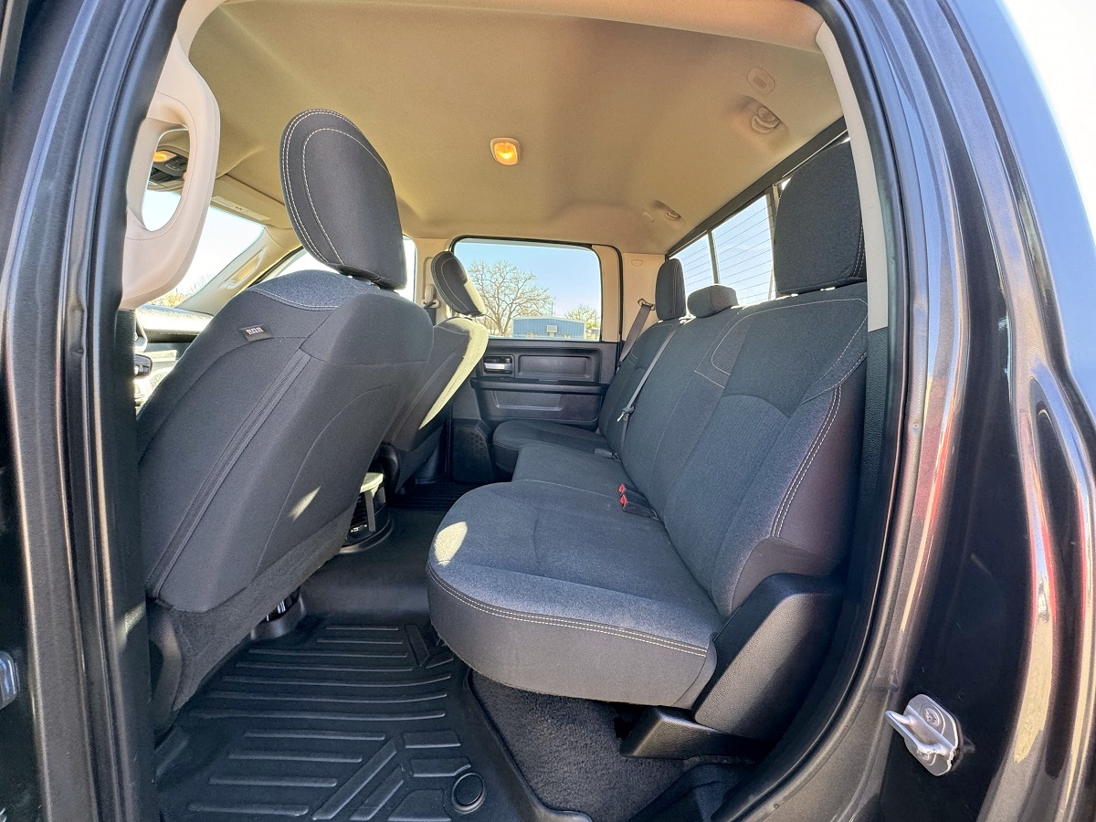 RAM 2500 Tradesman 4x4 Crew Cab 6'4" Box 2019