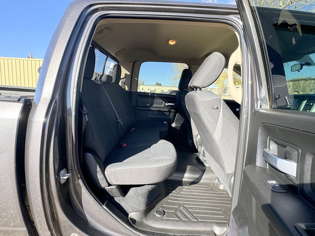 RAM 2500 Tradesman 4x4 Crew Cab 6'4" Box 2019