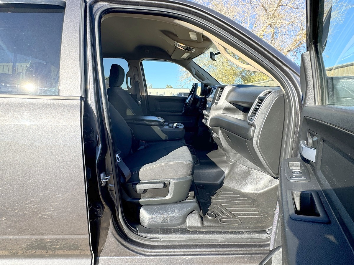 RAM 2500 Tradesman 4x4 Crew Cab 6'4" Box 2019