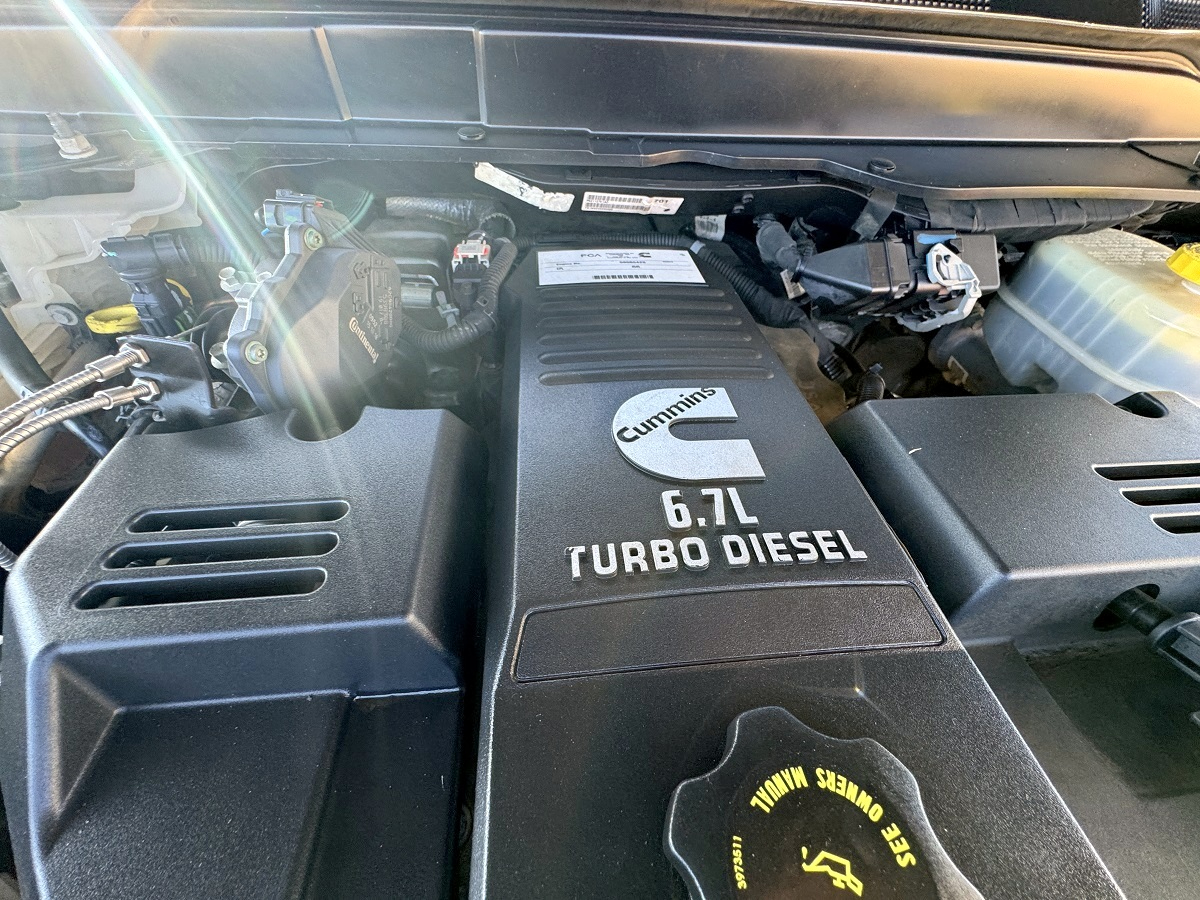 RAM 2500 Tradesman 4x4 Crew Cab 6'4" Box 2019