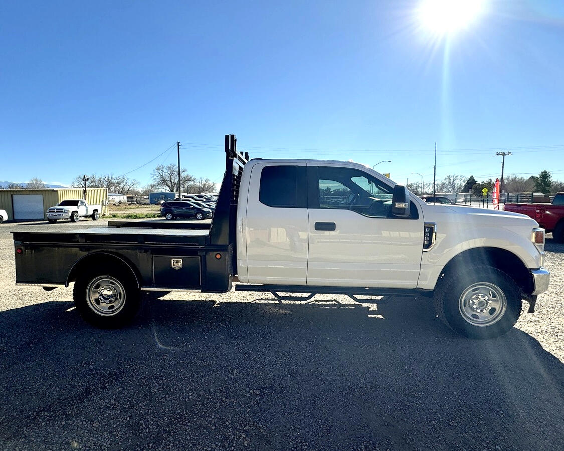 Ford Super Duty F-350 SRW XL 4WD SuperCab 168" WB 60" CA 2022