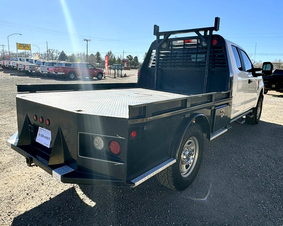 Ford Super Duty F-350 SRW XL 4WD SuperCab 168" WB 60" CA 2022