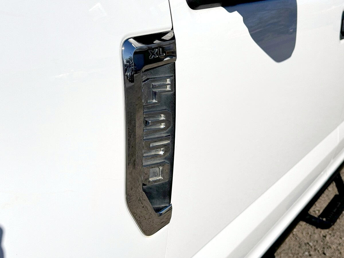 Ford Super Duty F-350 SRW XL 4WD SuperCab 168" WB 60" CA 2022