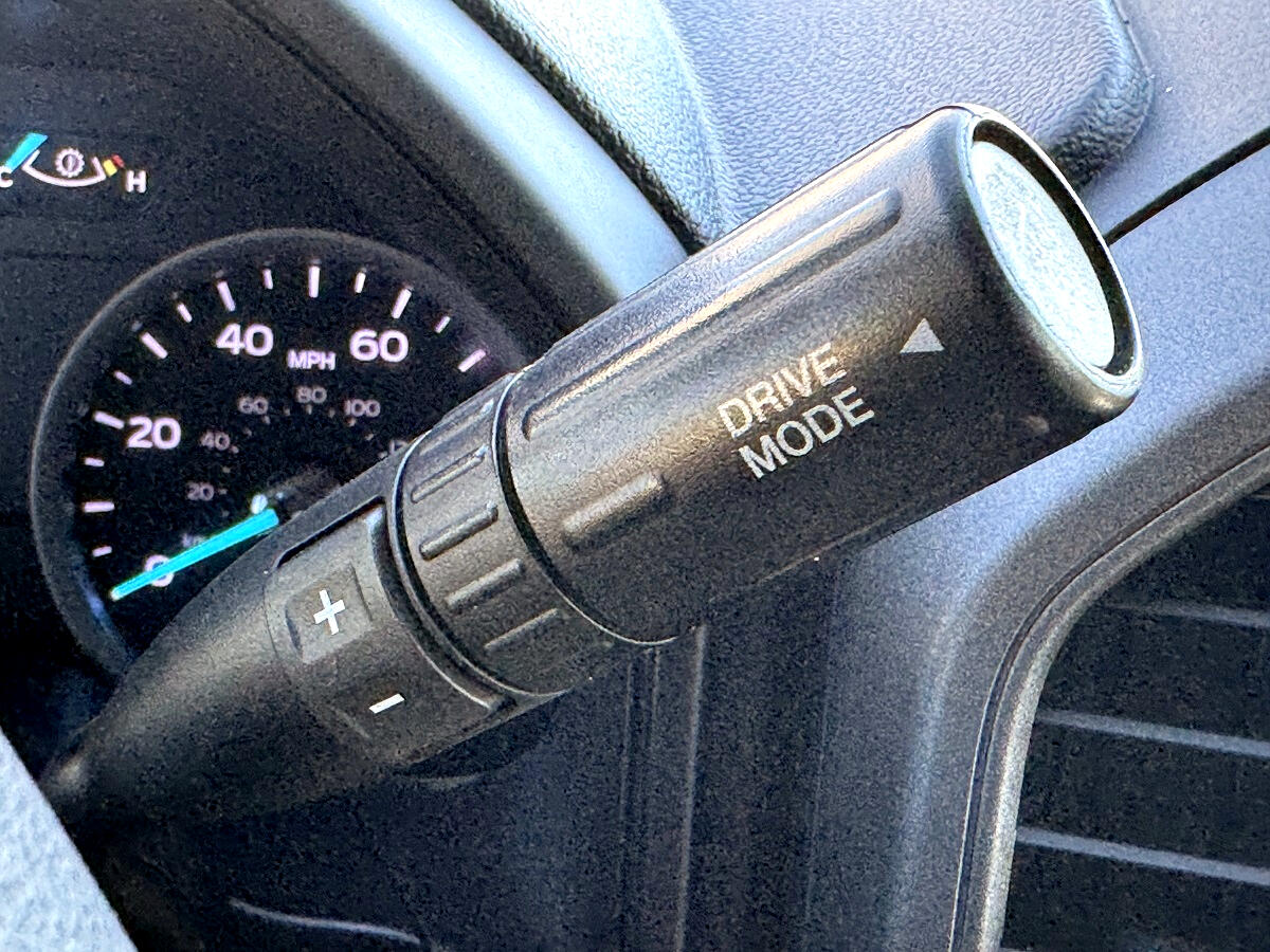 Ford Super Duty F-350 SRW XL 4WD SuperCab 168" WB 60" CA 2022