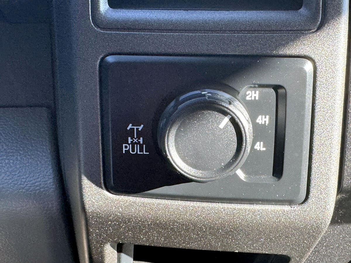 Ford Super Duty F-350 SRW XL 4WD SuperCab 168" WB 60" CA 2022