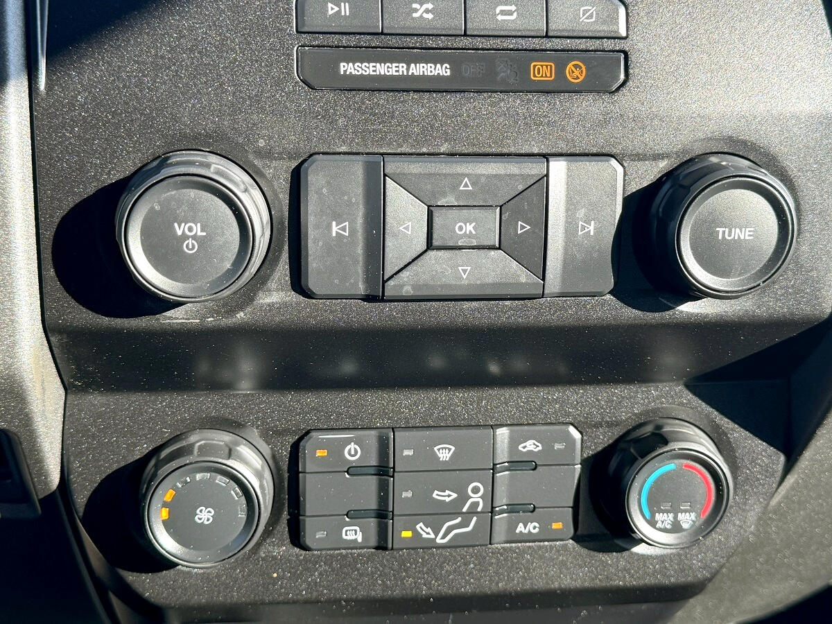 Ford Super Duty F-350 SRW XL 4WD SuperCab 168" WB 60" CA 2022