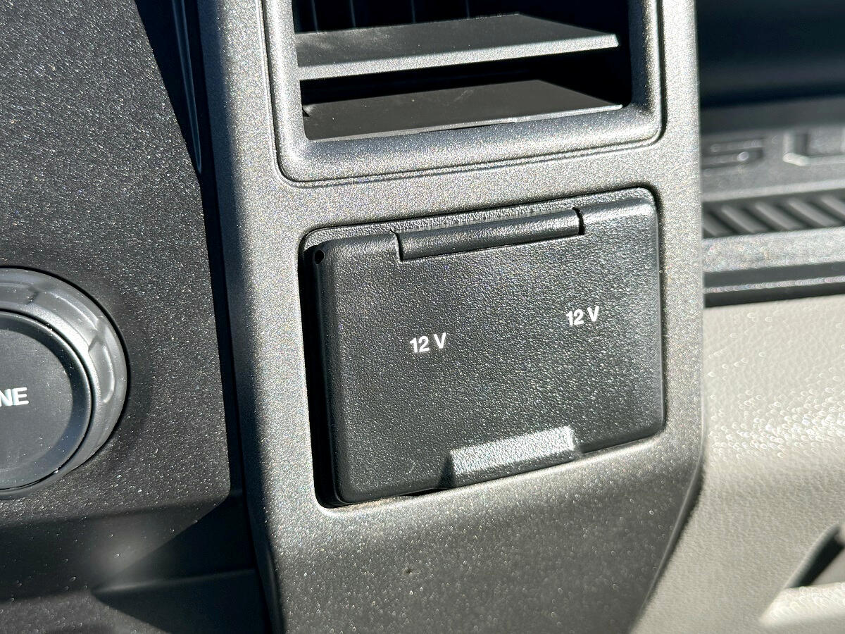 Ford Super Duty F-350 SRW XL 4WD SuperCab 168" WB 60" CA 2022