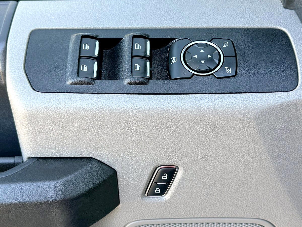 Ford Super Duty F-350 SRW XL 4WD SuperCab 168" WB 60" CA 2022