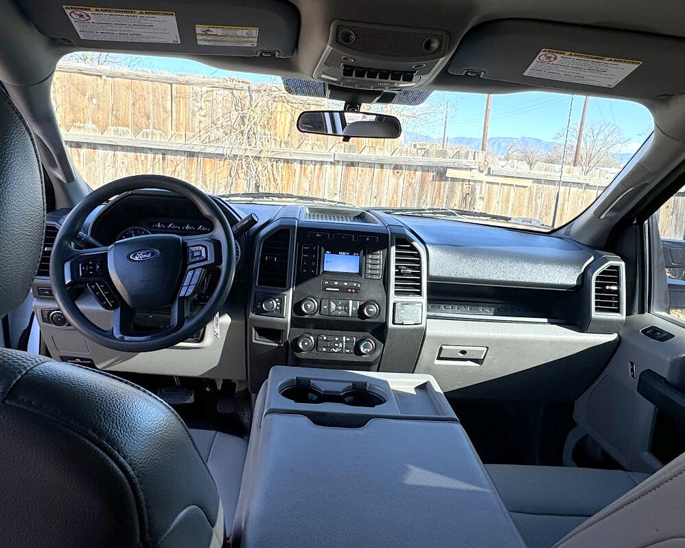 Ford Super Duty F-350 SRW XL 4WD SuperCab 168" WB 60" CA 2022