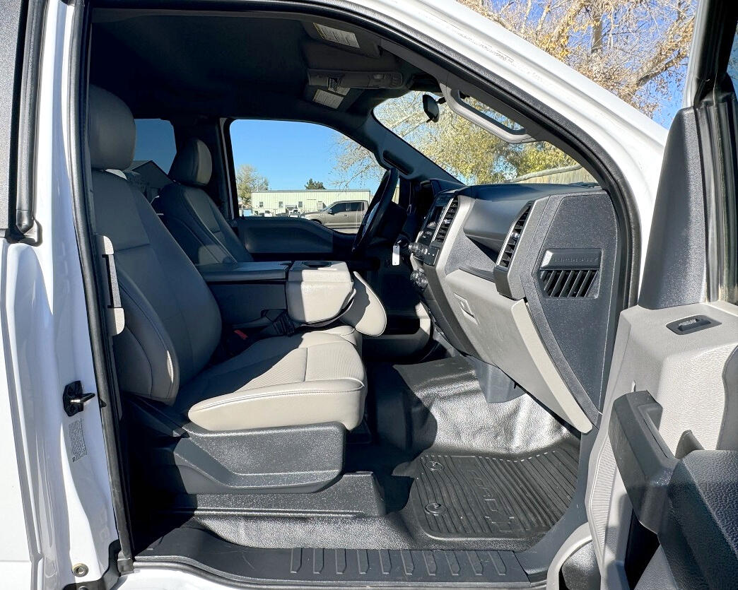 Ford Super Duty F-350 SRW XL 4WD SuperCab 168" WB 60" CA 2022