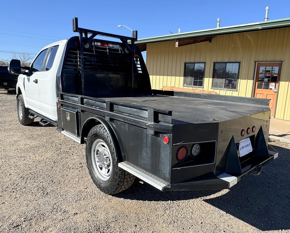 Ford Super Duty F-350 SRW XL 4WD SuperCab 168" WB 60" CA 2022