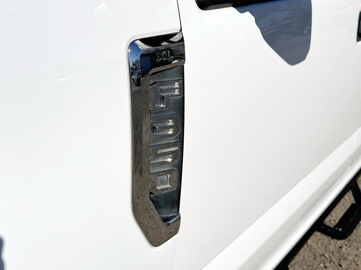 Ford Super Duty F-350 SRW XL 4WD SuperCab 168" WB 60" CA 2022