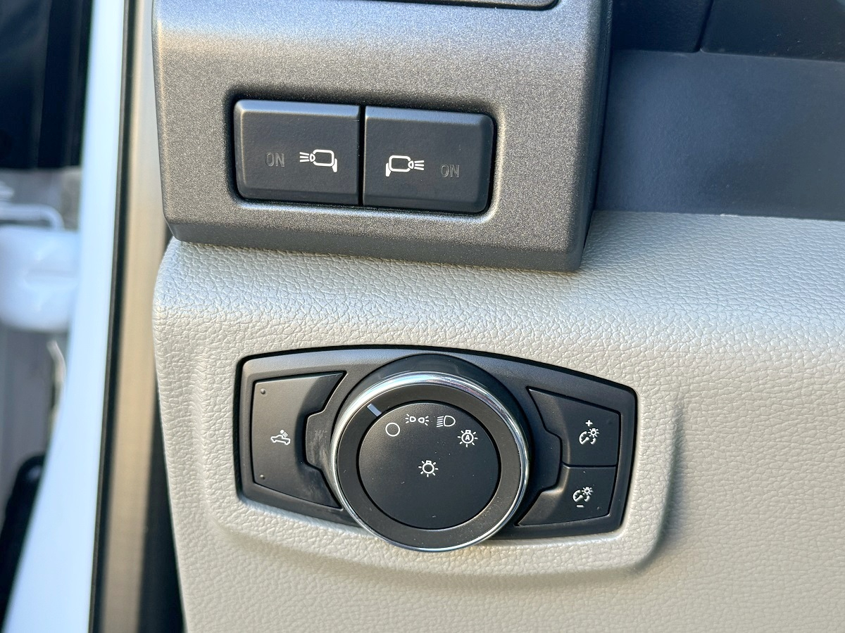 Ford Super Duty F-350 SRW XL 4WD SuperCab 168" WB 60" CA 2022