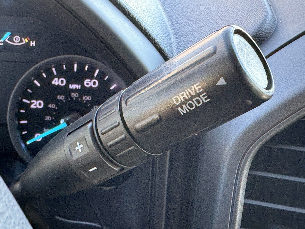 Ford Super Duty F-350 SRW XL 4WD SuperCab 168" WB 60" CA 2022