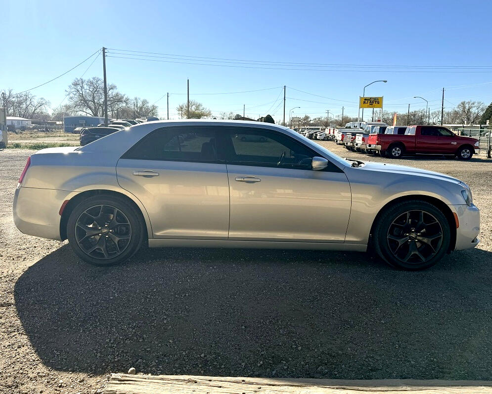 Chrysler 300 S V6 RWD 2021