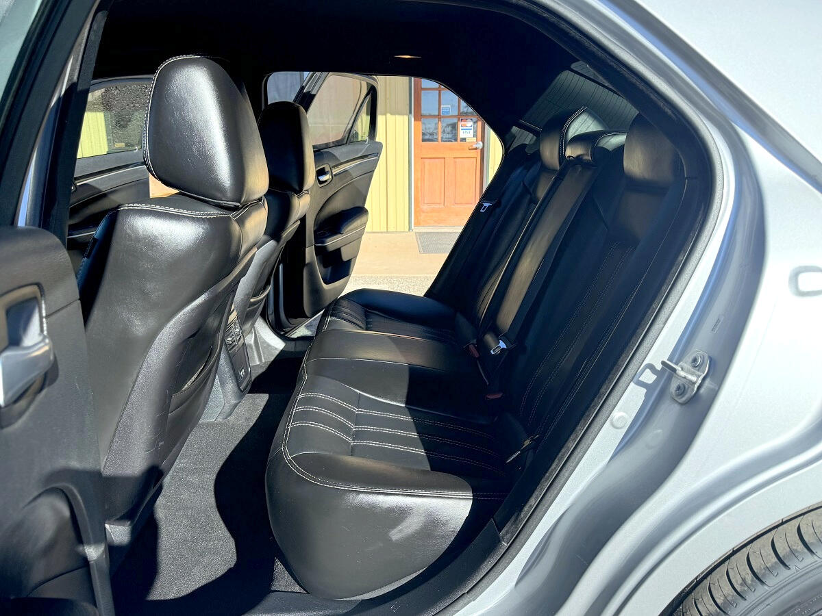 Chrysler 300 S V6 RWD 2021