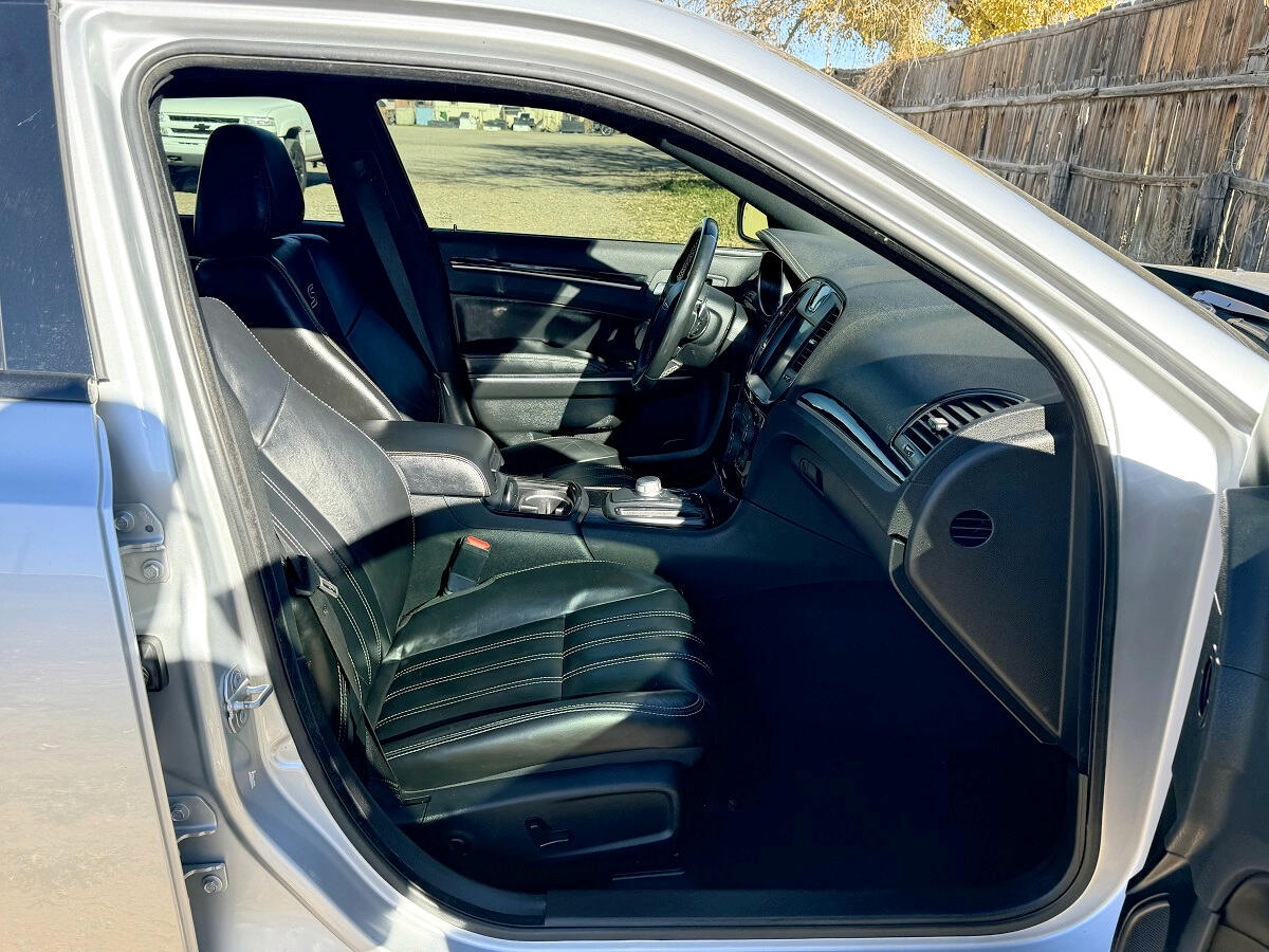 Chrysler 300 S V6 RWD 2021