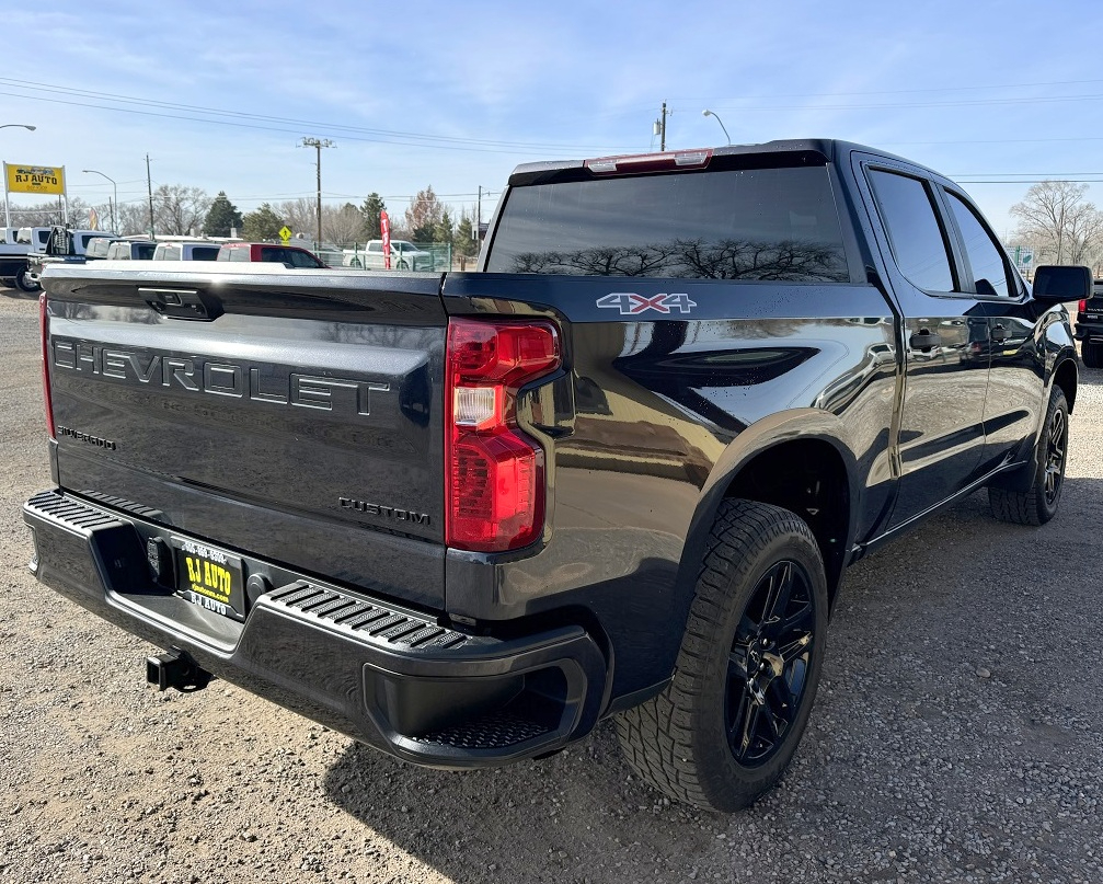 Chevrolet Silverado 1500 1LT Crew Cab 4WD 2022