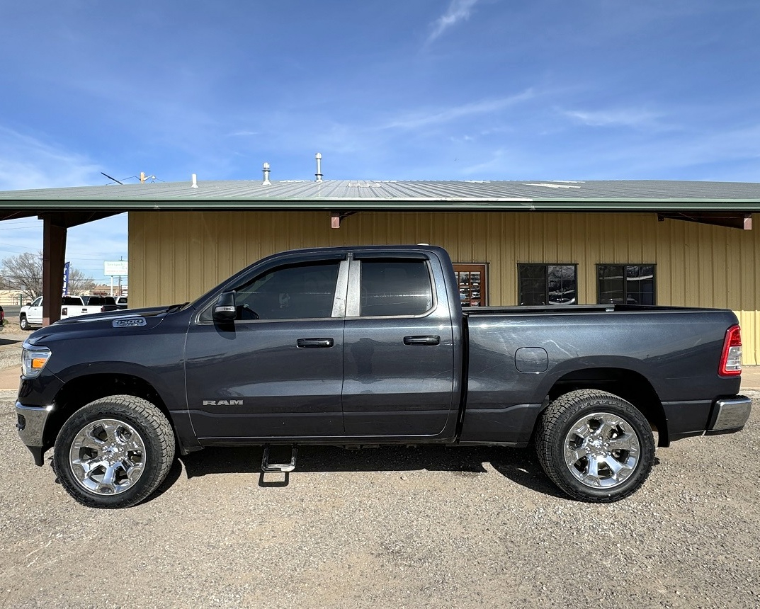 RAM 1500 Big Horn 4x4 Quad Cab 6'4" Box 2021