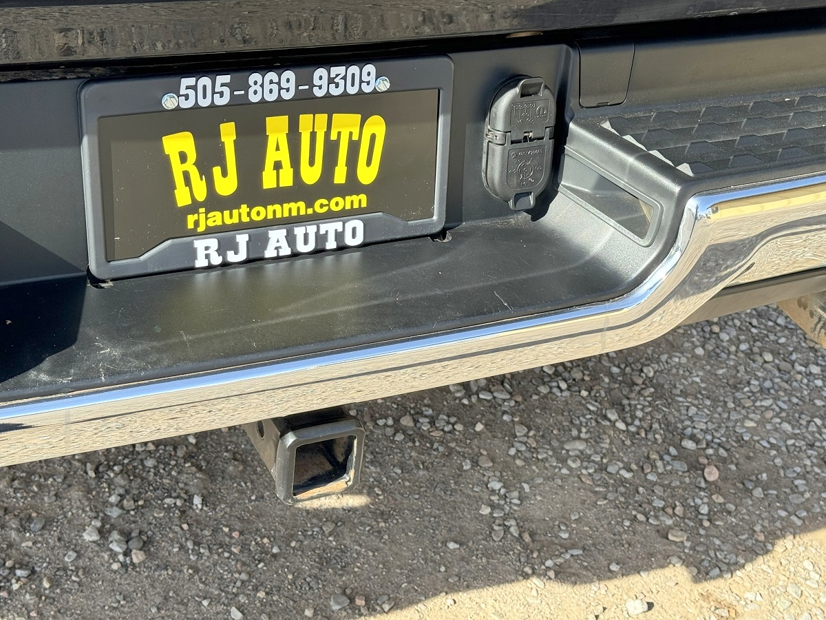 RAM 1500 Big Horn 4x4 Quad Cab 6'4" Box 2021