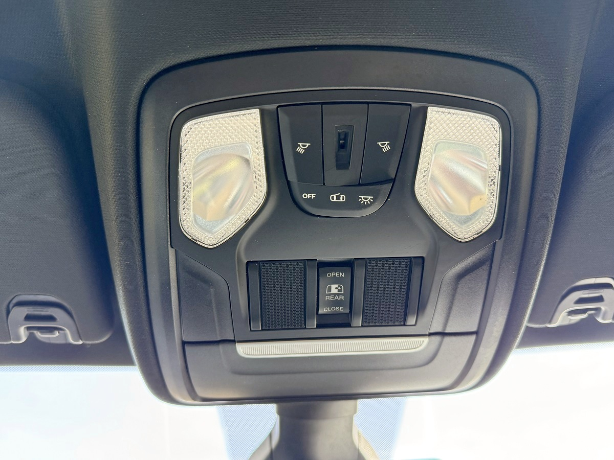 RAM 1500 Big Horn 4x4 Quad Cab 6'4" Box 2021