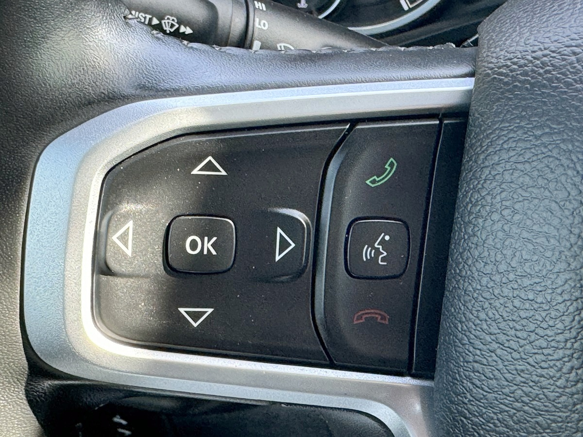 RAM 1500 Big Horn 4x4 Quad Cab 6'4" Box 2021