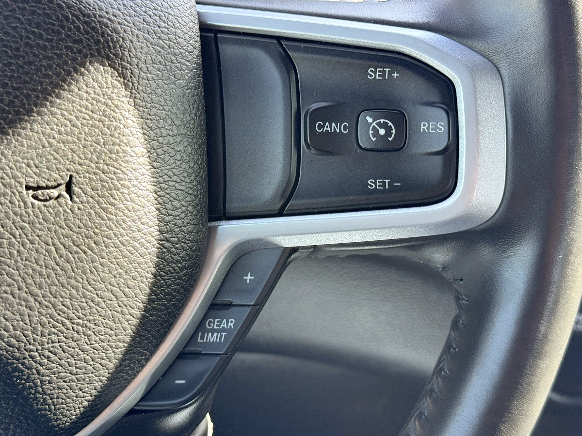 RAM 1500 Big Horn 4x4 Quad Cab 6'4" Box 2021