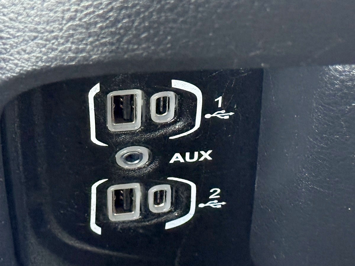 RAM 1500 Big Horn 4x4 Quad Cab 6'4" Box 2021