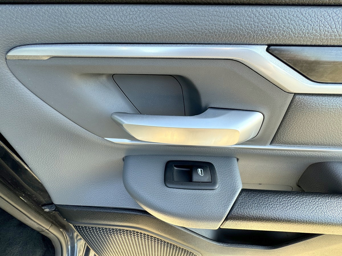 RAM 1500 Big Horn 4x4 Quad Cab 6'4" Box 2021