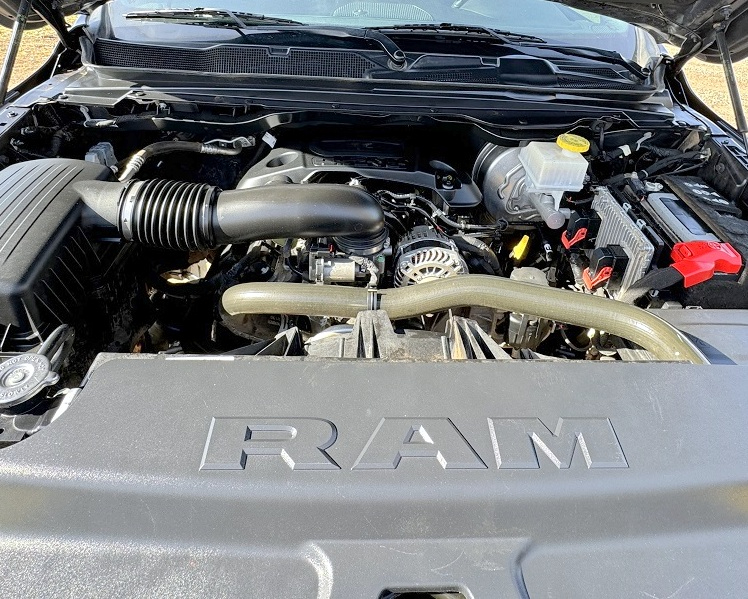 RAM 1500 Big Horn 4x4 Quad Cab 6'4" Box 2021