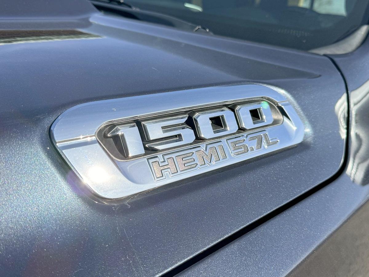 RAM 1500 Big Horn 4x4 Quad Cab 6'4" Box 2021