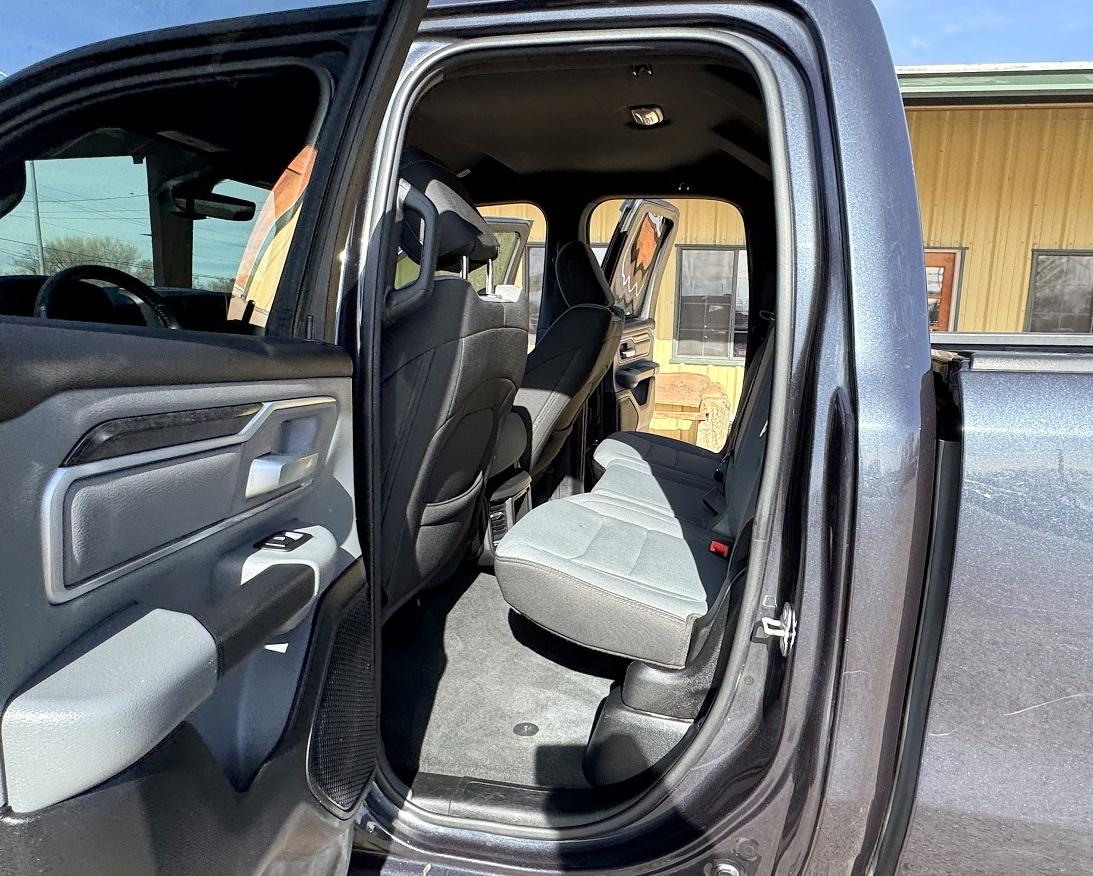 RAM 1500 Big Horn 4x4 Quad Cab 6'4" Box 2021