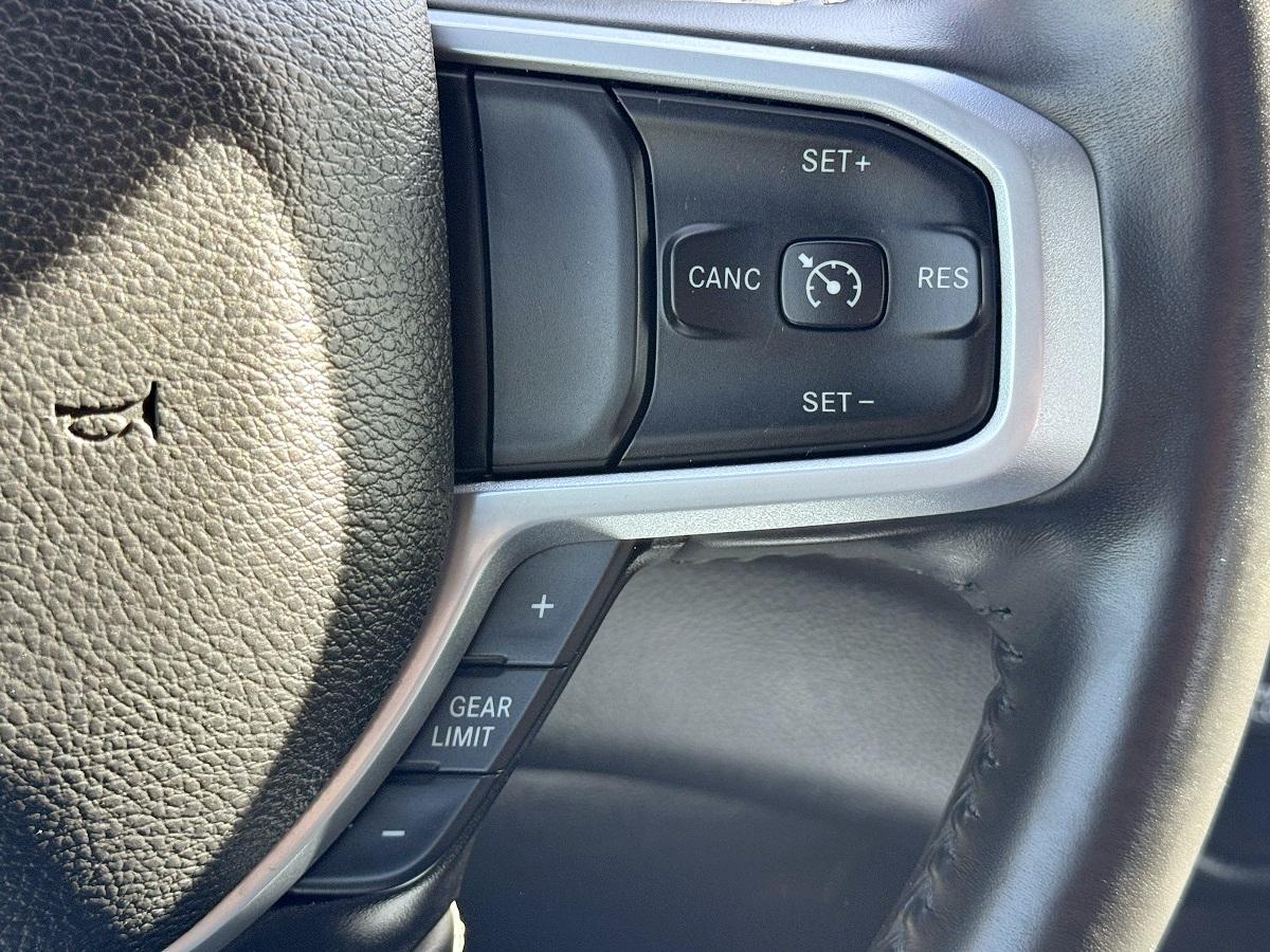 RAM 1500 Big Horn 4x4 Quad Cab 6'4" Box 2021