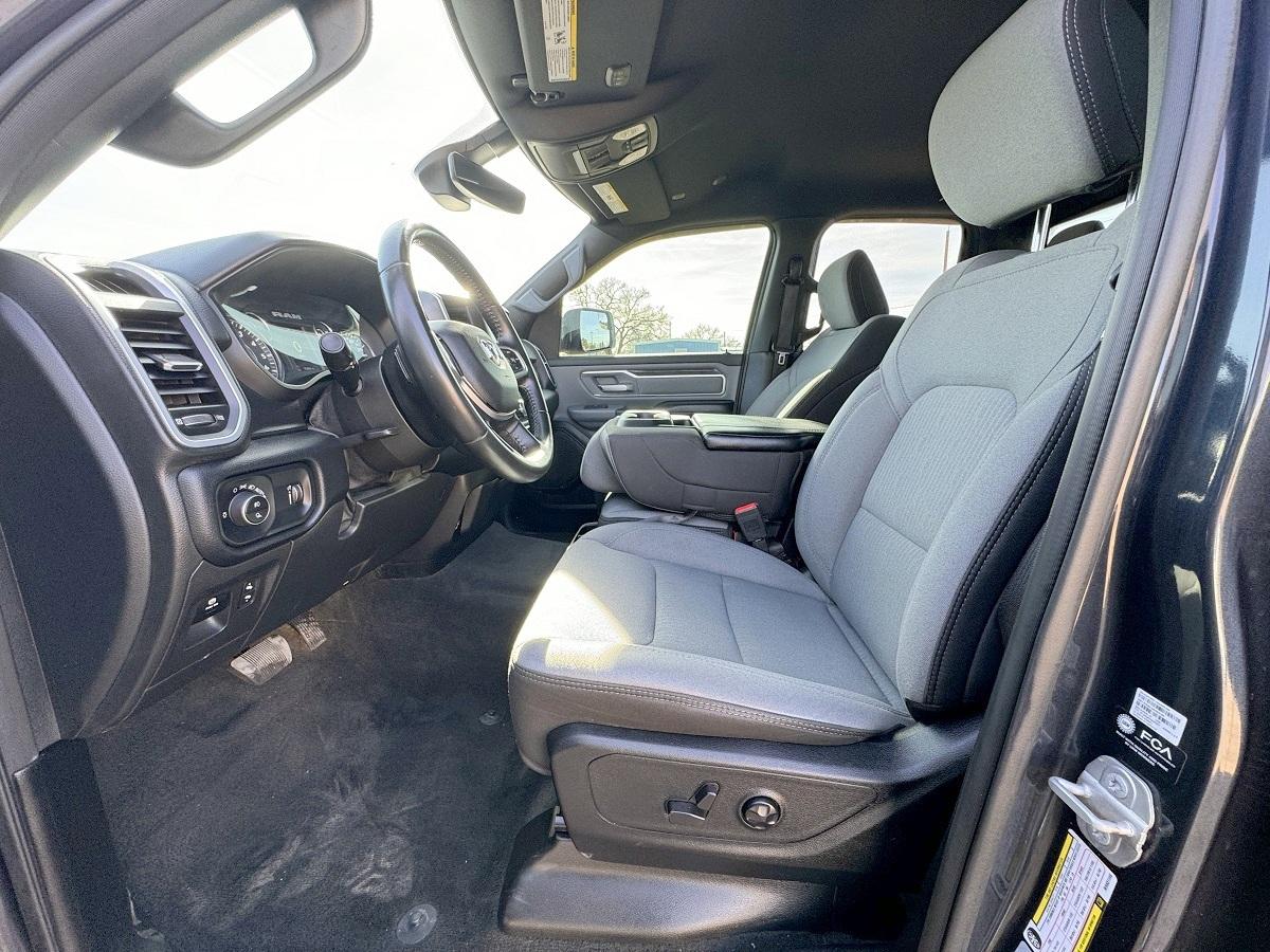 RAM 1500 Big Horn 4x4 Quad Cab 6'4" Box 2021