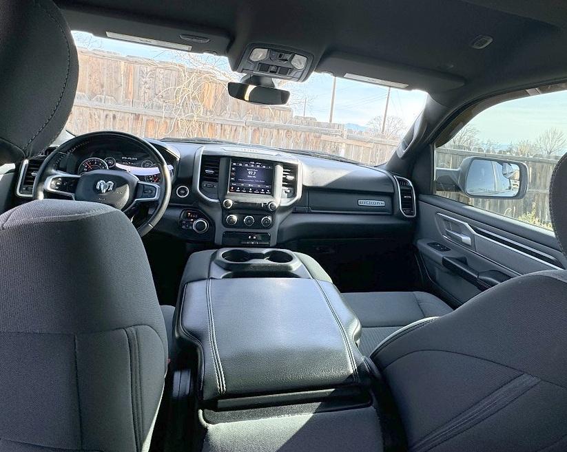 RAM 1500 Big Horn 4x4 Quad Cab 6'4" Box 2021