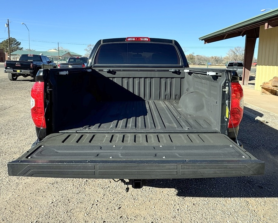 Toyota Tundra 4WD  2017