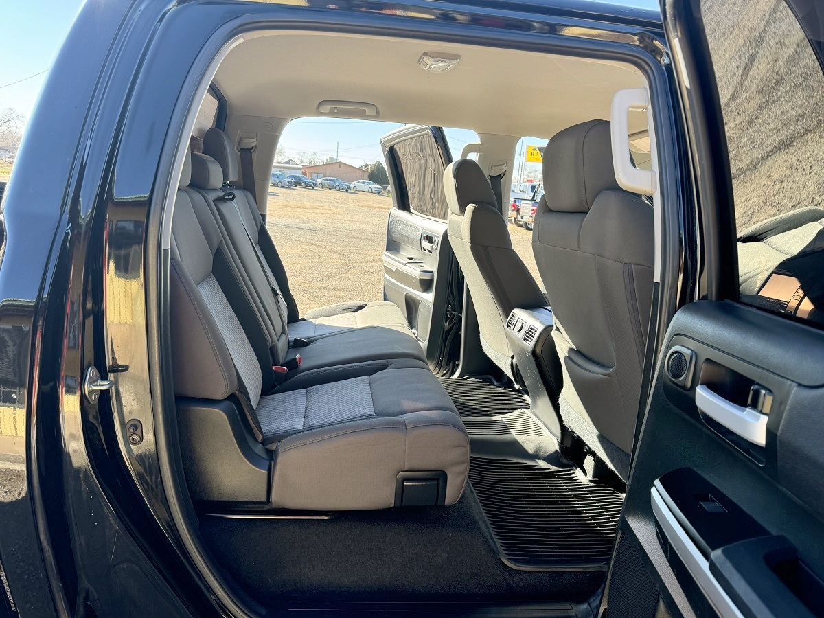 Toyota Tundra 4WD  2017