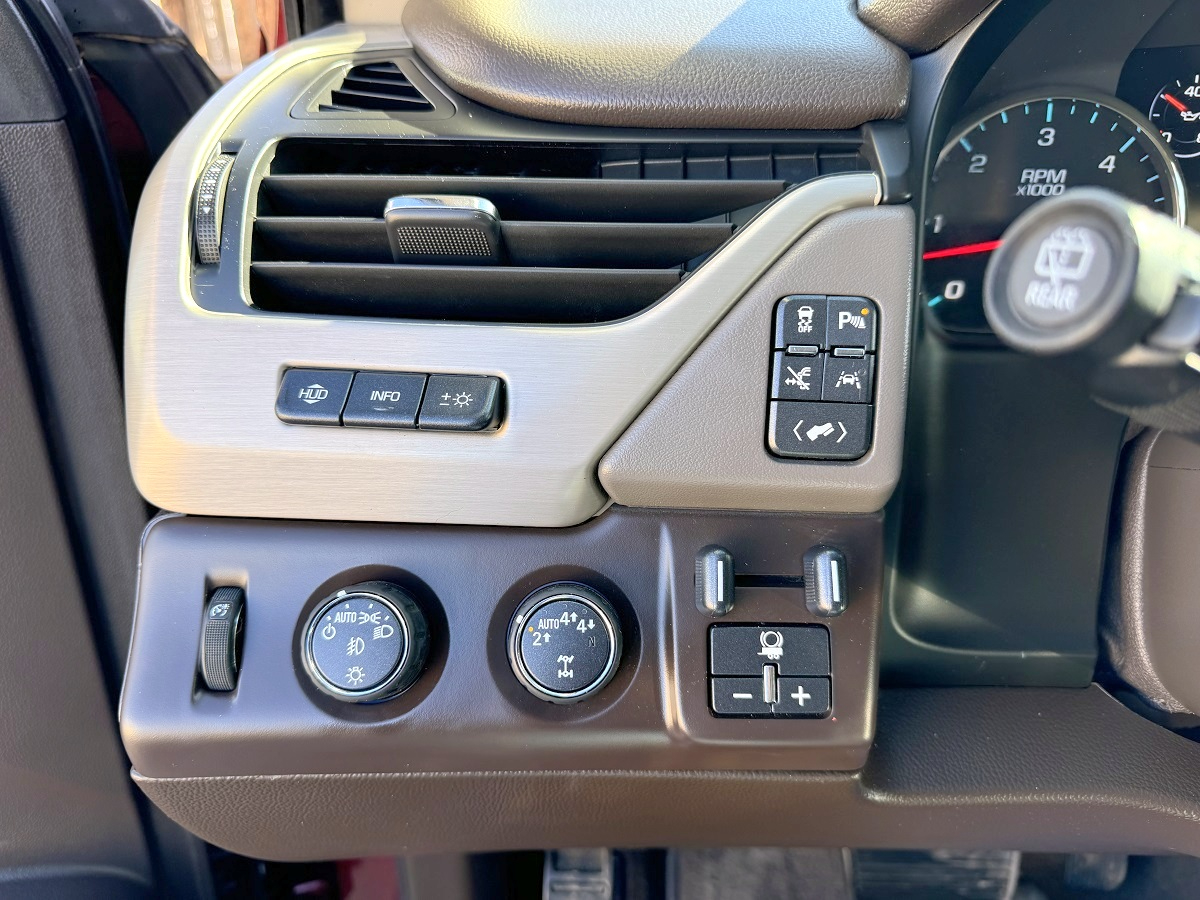 GMC Yukon 4WD 4dr Denali 2017