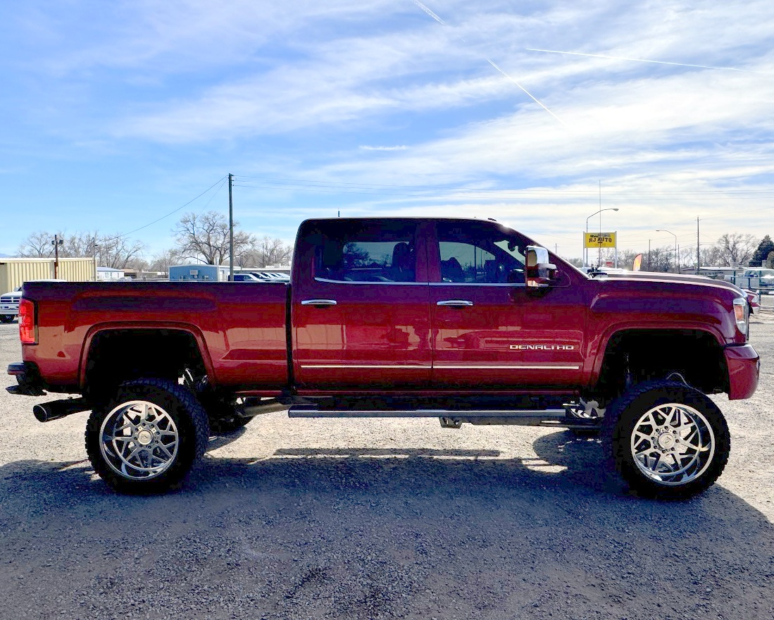GMC Sierra 2500HD Denali Crew Cab 4WD 2018