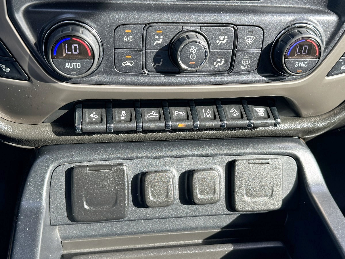 GMC Sierra 2500HD Denali Crew Cab 4WD 2018