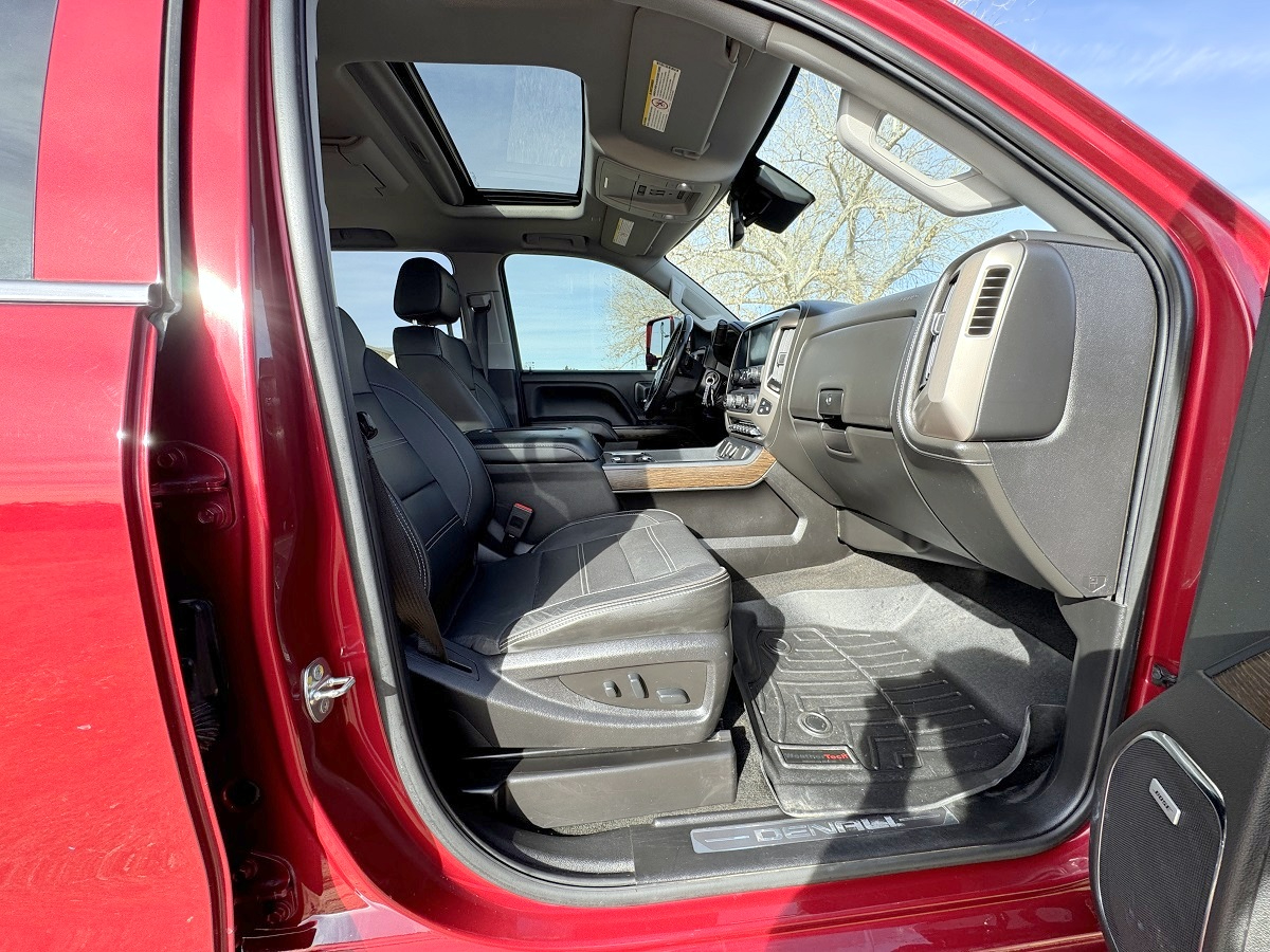 GMC Sierra 2500HD Denali Crew Cab 4WD 2018