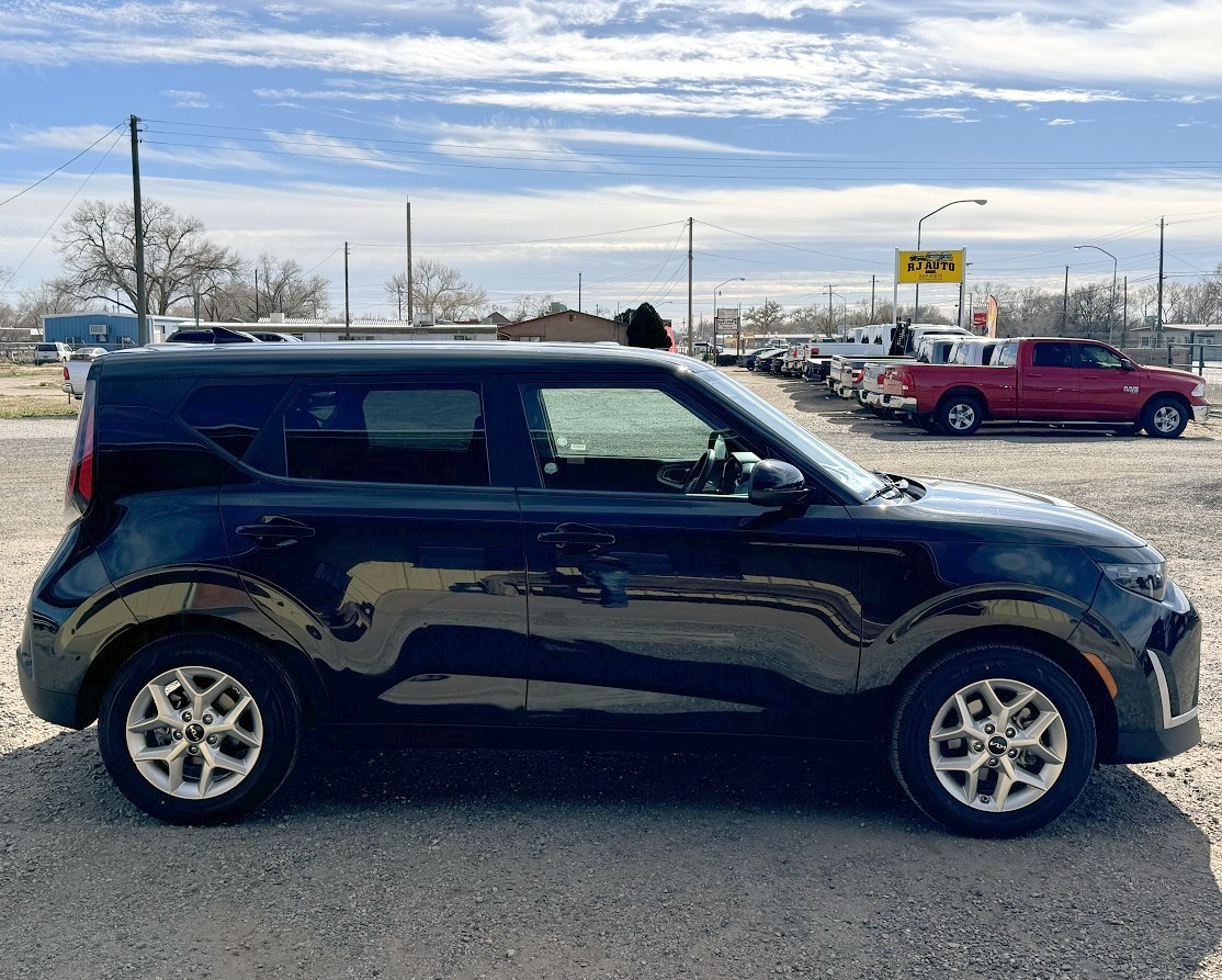 Kia Soul LX CVT 2023