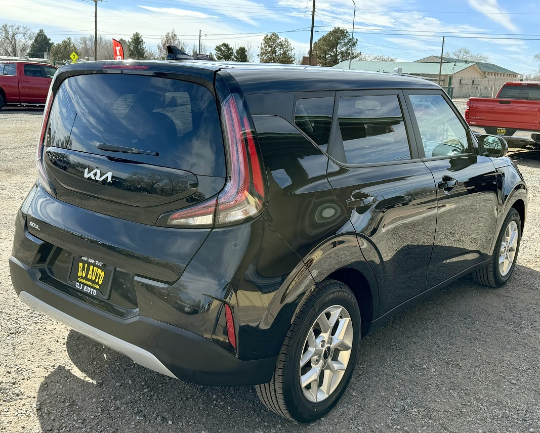 Kia Soul LX CVT 2023