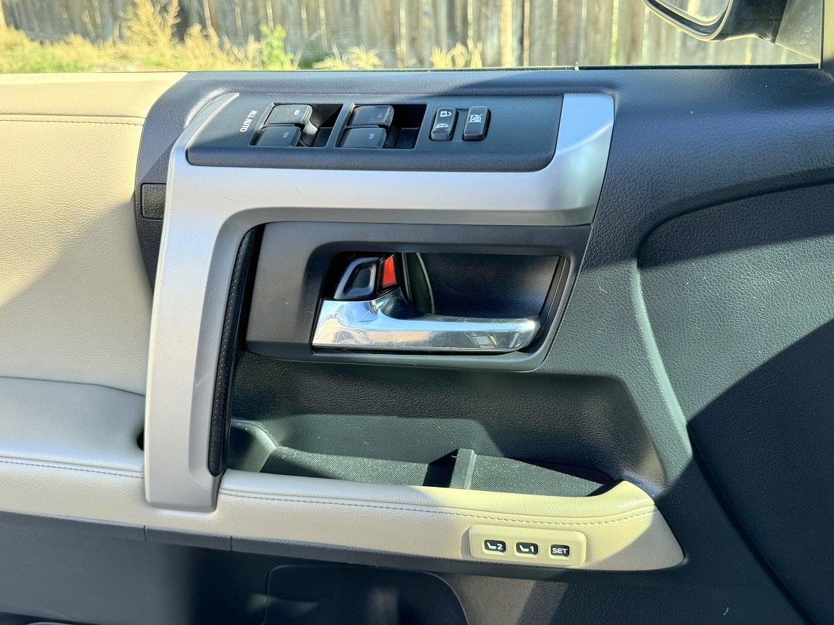 Toyota 4Runner Limited V6 2WD 2015