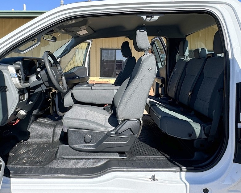 Ford Super Duty F-250 SRW XL 4WD SuperCab 8' Box 2023